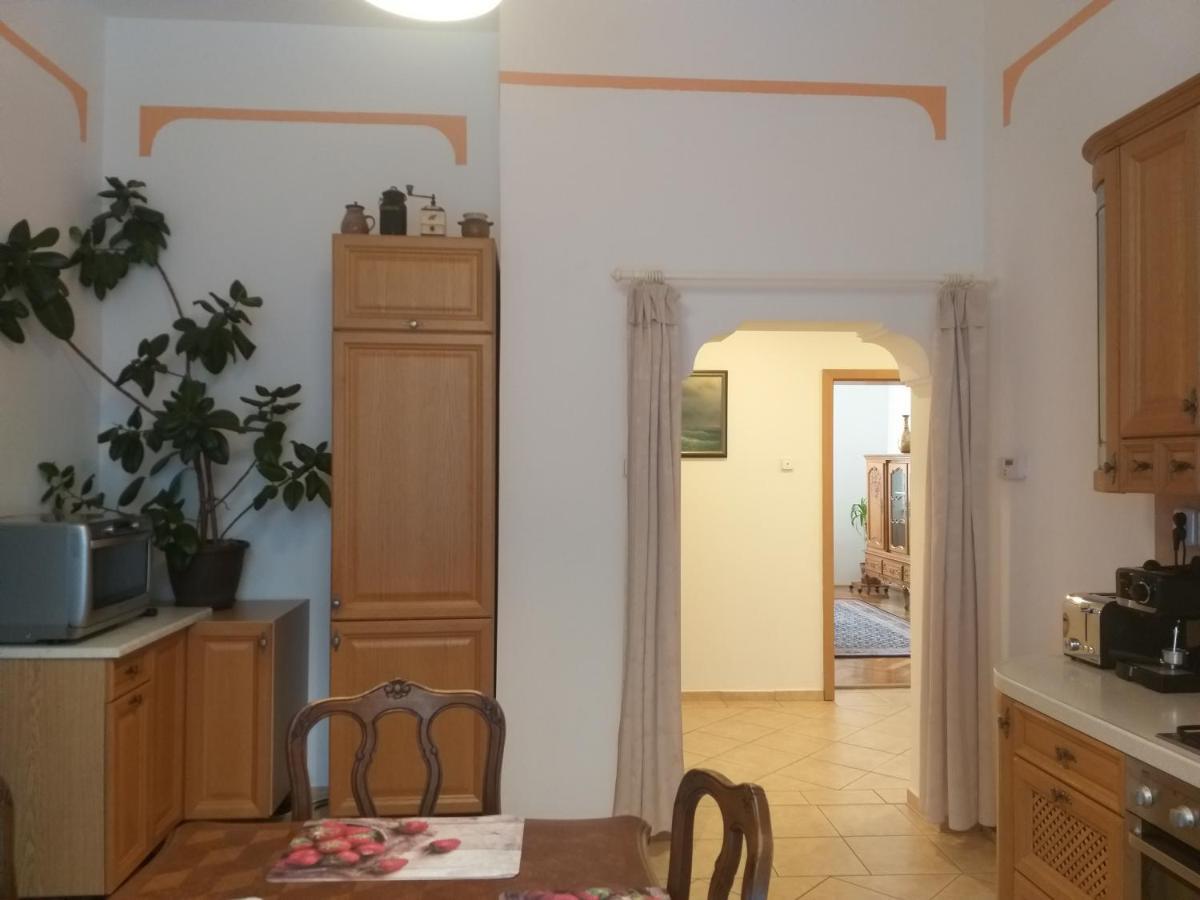 Apartman Kraslice Luaran gambar