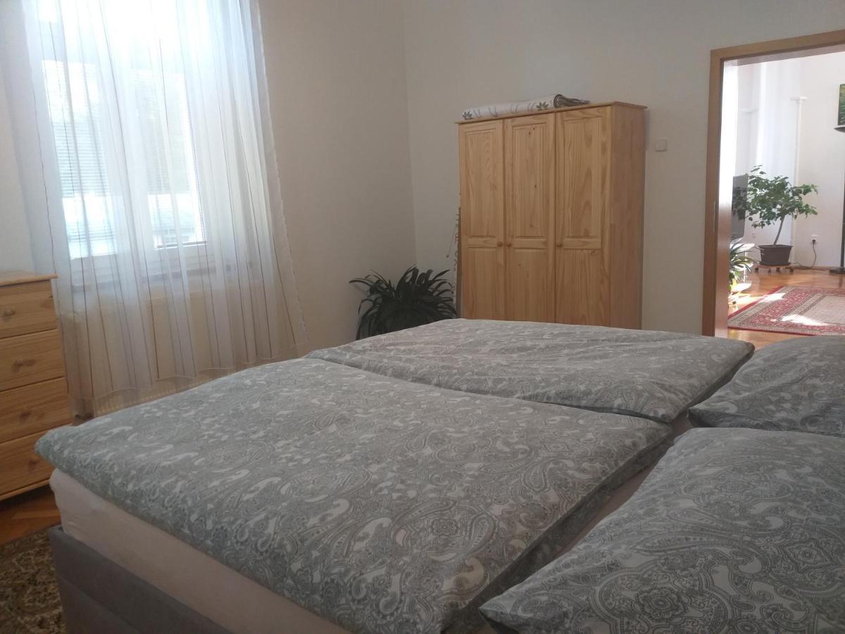 Apartman Kraslice Luaran gambar